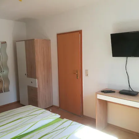Homestay Duene *